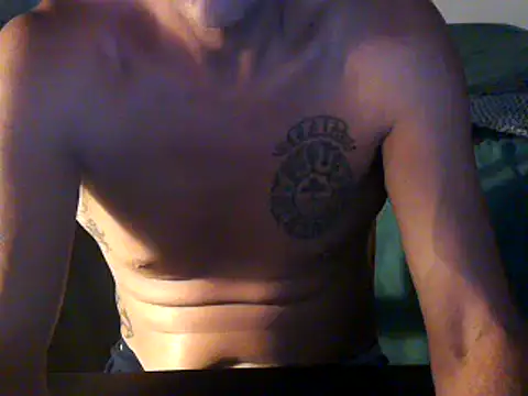 Snapshot of GoloZeusMax chatting on 02/14/25, 01:34 GoloZeusMax online show from 02/14/25, 01:34