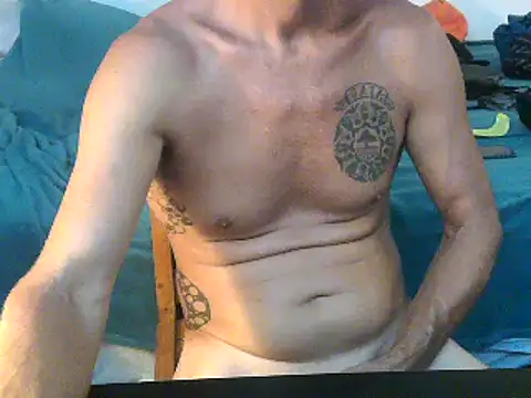 Snapshot of GoloZeusMax chatting on 02/21/25, 06:37 GoloZeusMax online show from 02/21/25, 06:37