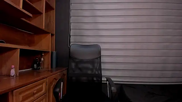 Snapshot of adam_piarse01 chatting on 03/17/25, 09:55 adam piarse01 online show from 03/17/25, 09:55