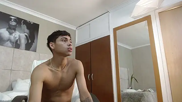 Snapshot of adam_piarse01 chatting on 09/29/25, 01:49 adam piarse01 online show from 09/29/25, 01:49