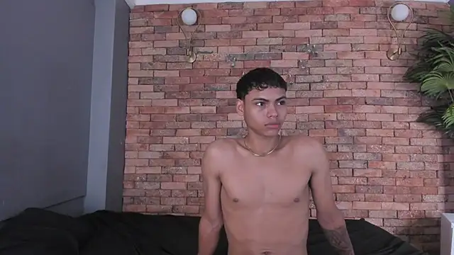 adam piarse01 online show from 11/23/25, 06:46