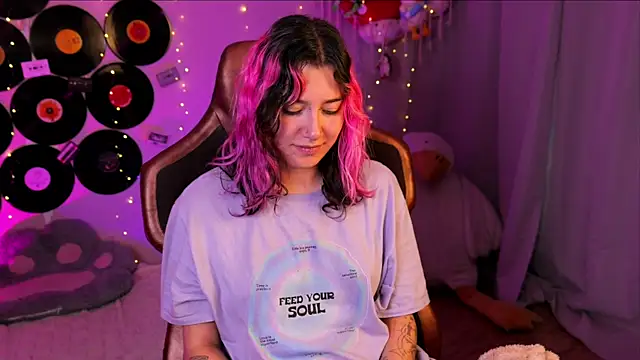 Snapshot of _zephyr_ chatting on 03/30/26, 10:33 zephyr online show from 03/30/26, 10:33