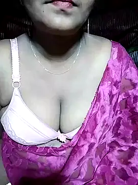 Snapshot of YERY_HOT chatting on 02/15/25, 04:56 YERY HOT online show from 02/15/25, 04:56