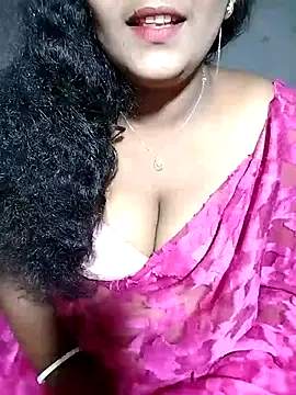 Snapshot of YERY_HOT chatting on 02/23/25, 05:07 YERY HOT online show from 02/23/25, 05:07