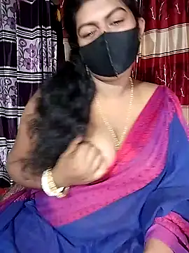 Snapshot of YERY_HOT chatting on 09/29/25, 05:18 YERY HOT online show from 09/29/25, 05:18