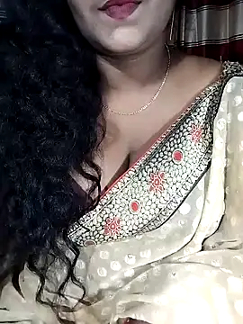 Snapshot of YERY_HOT chatting on 10/10/25, 05:23 YERY HOT online show from 10/10/25, 05:23