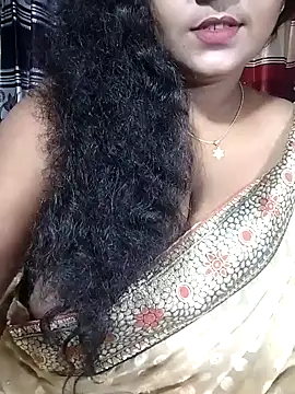 Snapshot of YERY_HOT chatting on 10/18/25, 05:25 YERY HOT online show from 10/18/25, 05:25