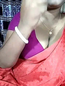 Snapshot of YERY_HOT chatting on 10/19/25, 07:14 YERY HOT online show from 10/19/25, 07:14