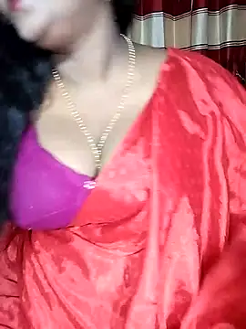 Snapshot of YERY_HOT chatting on 10/21/25, 05:13 YERY HOT online show from 10/21/25, 05:13