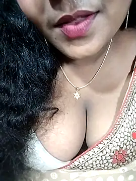 Snapshot of YERY_HOT chatting on 10/22/25, 06:18 YERY HOT online show from 10/22/25, 06:18