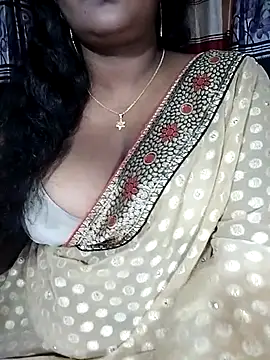 Snapshot of YERY_HOT chatting on 10/25/25, 05:51 YERY HOT online show from 10/25/25, 05:51