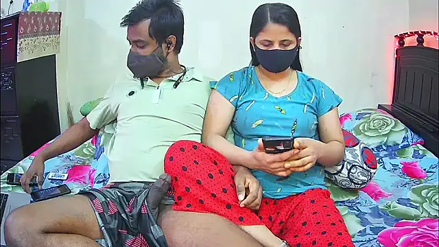 Hot Nila online show from 12/15/25, 03:11