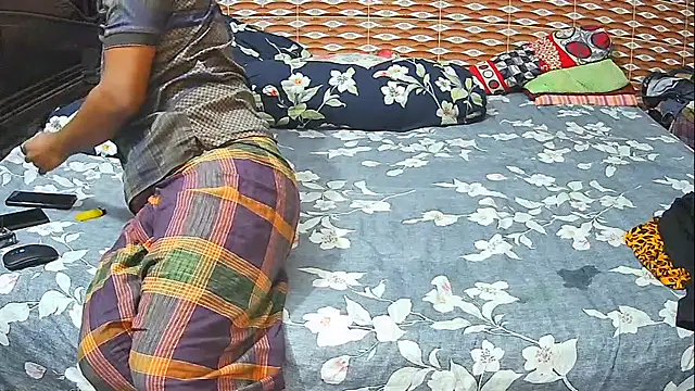 Hot Nila online show from 04/10/26, 03:45