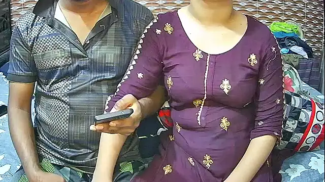 Hot Nila online show from 04/11/26, 03:00