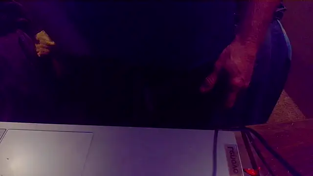 bluedragon0525 online show from 10/11/25, 03:39