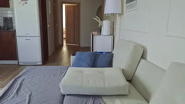 Snapshot of KristineEsme chatting on 03/26/26, 07:36 KristineEsme online show from 03/26/26, 07:36