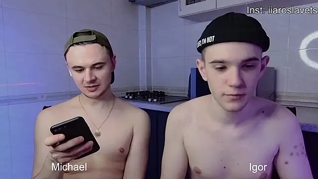 Snapshot of michael_sexdevil chatting on 01/12/25, 12:12 michael sexdevil online show from 01/12/25, 12:12