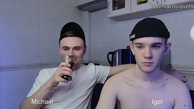 Snapshot of michael_sexdevil chatting on 01/19/25, 03:53 michael sexdevil online show from 01/19/25, 03:53