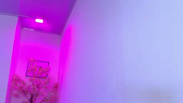 Snapshot of Arianna_sweeet chatting on 03/29/26, 03:45 Arianna sweeet online show from 03/29/26, 03:45