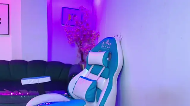 Snapshot of Arianna_sweeet chatting on 04/07/26, 04:13 Arianna sweeet online show from 04/07/26, 04:13