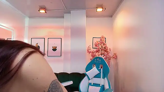 Snapshot of Arianna_sweeet chatting on 04/24/26, 04:26 Arianna sweeet online show from 04/24/26, 04:26