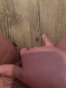 Snapshot of bigfatpussy28 chatting on 03/27/26, 05:23 bigfatpussy28 online show from 03/27/26, 05:23