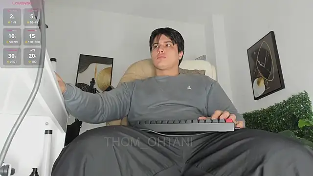 Snapshot of Thom_Ohtani chatting on 04/18/26, 01:59 Thom Ohtani online show from 04/18/26, 01:59