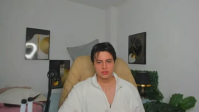 Snapshot of Thom_Ohtani chatting on 04/28/26, 04:23 Thom Ohtani online show from 04/28/26, 04:23