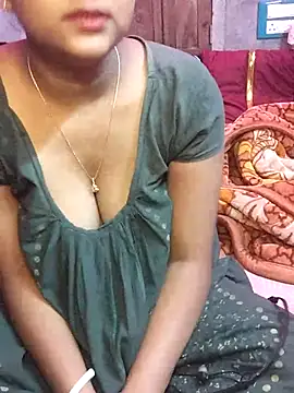 Snapshot of nikitacute23 chatting on 03/01/25, 10:45 nikitacute23 online show from 03/01/25, 10:45