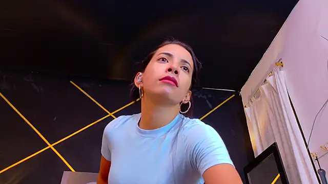 Snapshot of amabel_zambrano chatting on 05/26/26, 11:17 amabel zambrano online show from 05/26/26, 11:17