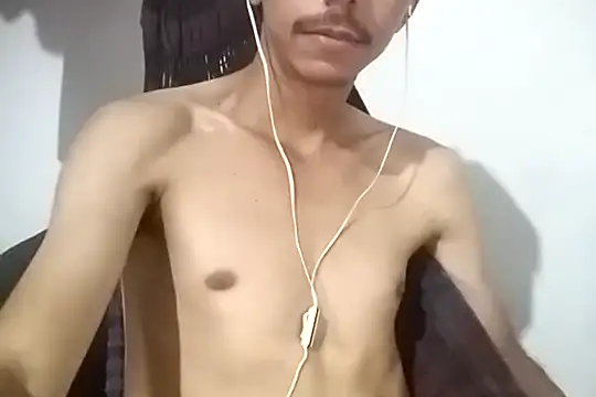 MagrinhoSaradoo online show from 02/02/25, 04:15