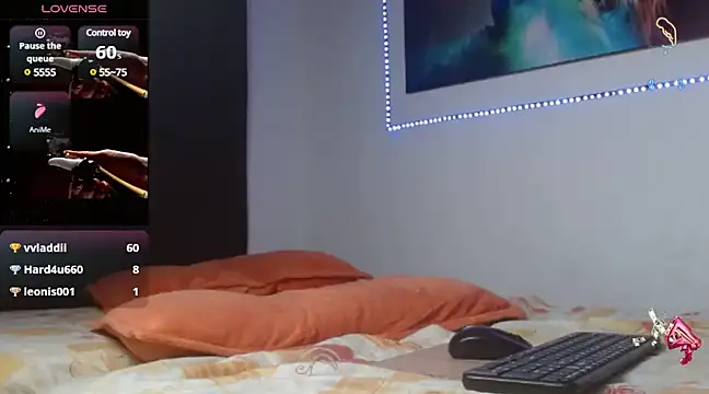 Snapshot of fabyana-queen chatting on 01/18/25, 06:43 fabyana-queen online show from 01/18/25, 06:43