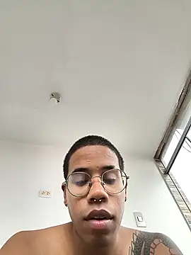 Snapshot of THEGOATHL chatting on 10/05/25, 08:29 THEGOATHL online show from 10/05/25, 08:29