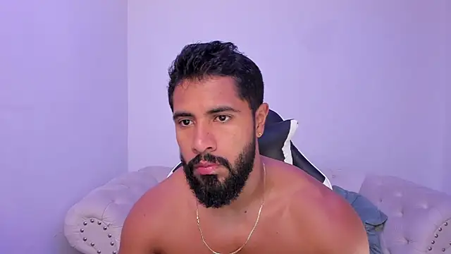 Snapshot of Santiago_huntt chatting on 11/27/25, 12:51 Santiago huntt online show from 11/27/25, 12:51