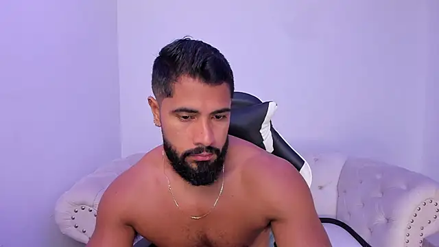 Snapshot of Santiago_huntt chatting on 12/04/25, 12:58 Santiago huntt online show from 12/04/25, 12:58