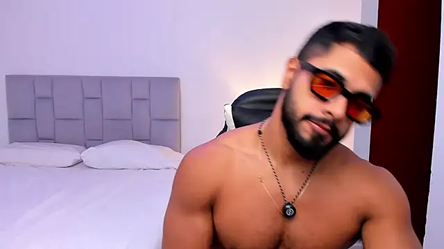 Santiago huntt online show from 04/13/26, 08:14