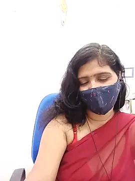 Snapshot of Lucky-Deepthi chatting on 03/08/25, 11:28 Lucky-Deepthi online show from 03/08/25, 11:28