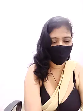 Snapshot of Lucky-Deepthi chatting on 10/26/25, 01:22 Lucky-Deepthi online show from 10/26/25, 01:22