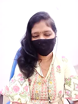 Snapshot of Lucky-Deepthi chatting on 11/29/25, 11:30 Lucky-Deepthi online show from 11/29/25, 11:30