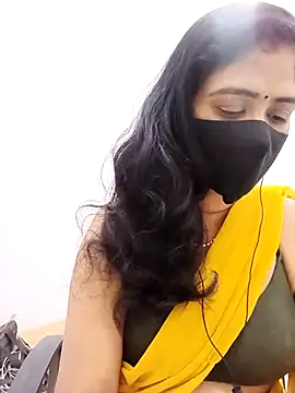 Snapshot of Lucky-Deepthi chatting on 12/21/25, 05:42 Lucky-Deepthi online show from 12/21/25, 05:42