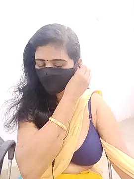 Snapshot of Lucky-Deepthi chatting on 04/08/26, 12:21 Lucky-Deepthi online show from 04/08/26, 12:21