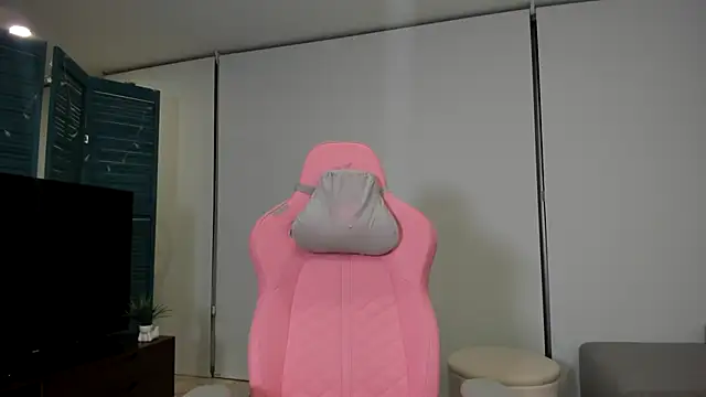 Snapshot of Lularose6 chatting on 02/03/25, 04:57 Lularose6 online show from 02/03/25, 04:57