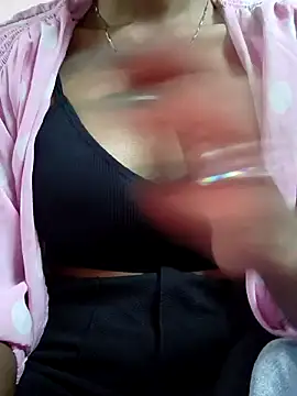 Snapshot of Barbie_183 chatting on 01/28/25, 10:02 Barbie 183 online show from 01/28/25, 10:02