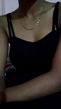 Snapshot of Barbie_183 chatting on 02/02/25, 12:13 Barbie 183 online show from 02/02/25, 12:13