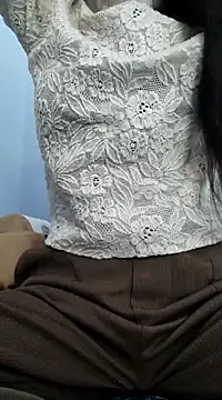 Snapshot of Barbie_183 chatting on 03/18/25, 05:52 Barbie 183 online show from 03/18/25, 05:52