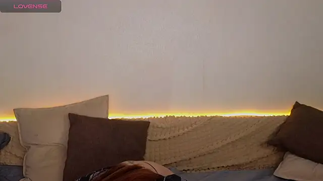 Snapshot of emilytrays chatting on 09/13/25, 11:21 emilytrays online show from 09/13/25, 11:21