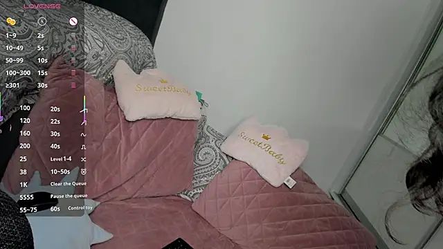 Snapshot of NNNoire chatting on 10/04/25, 09:51 NNNoire online show from 10/04/25, 09:51