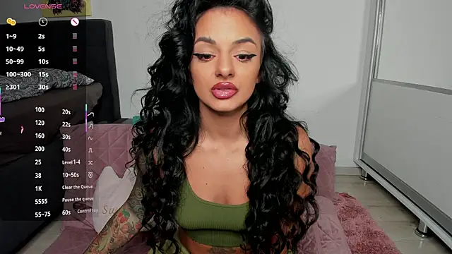 Snapshot of NNNoire chatting on 10/09/25, 09:51 NNNoire online show from 10/09/25, 09:51