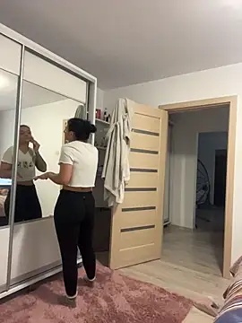 Snapshot of NNNoire chatting on 11/12/25, 10:15 NNNoire online show from 11/12/25, 10:15