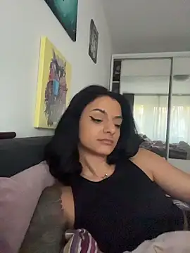 Snapshot of NNNoire chatting on 11/14/25, 01:43 NNNoire online show from 11/14/25, 01:43